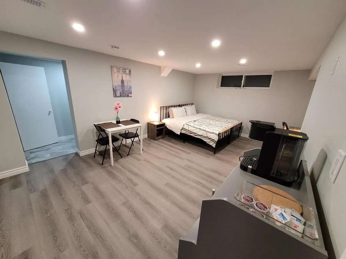 Guest House Basement - Master Bedrooms In Bayview Village Toronto